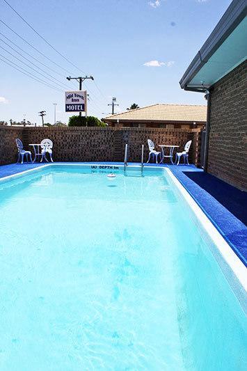 Mid Town Inn Narrabri Bagian luar foto