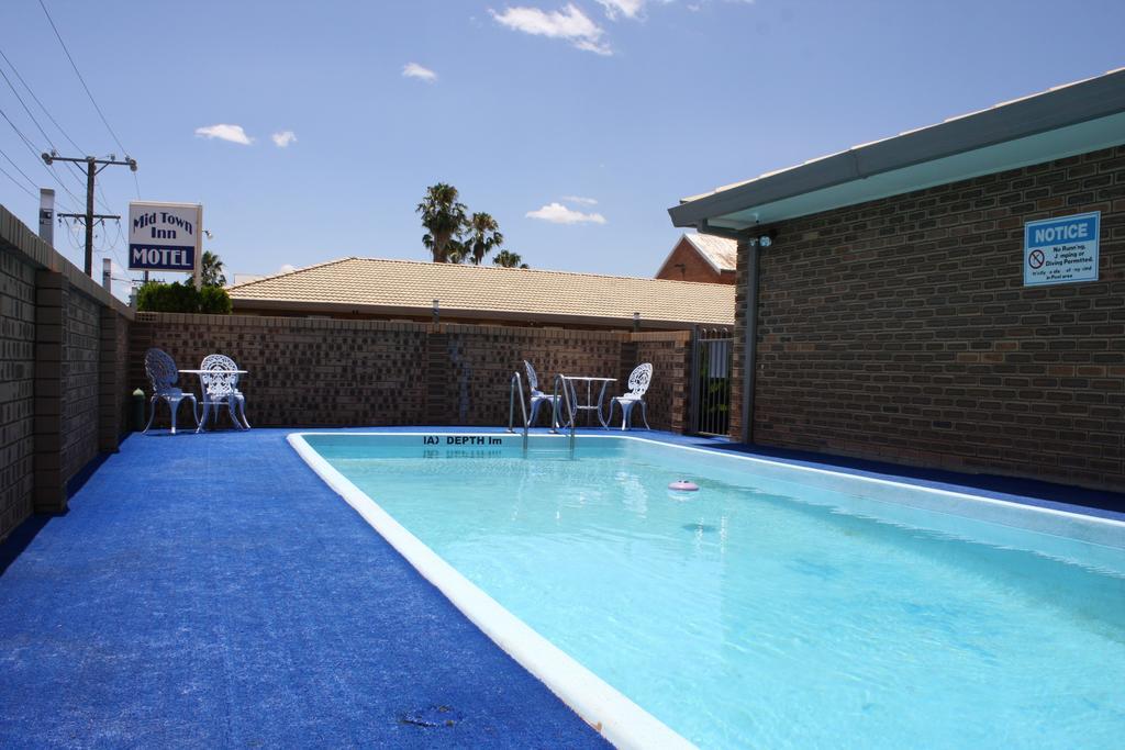 Mid Town Inn Narrabri Bagian luar foto