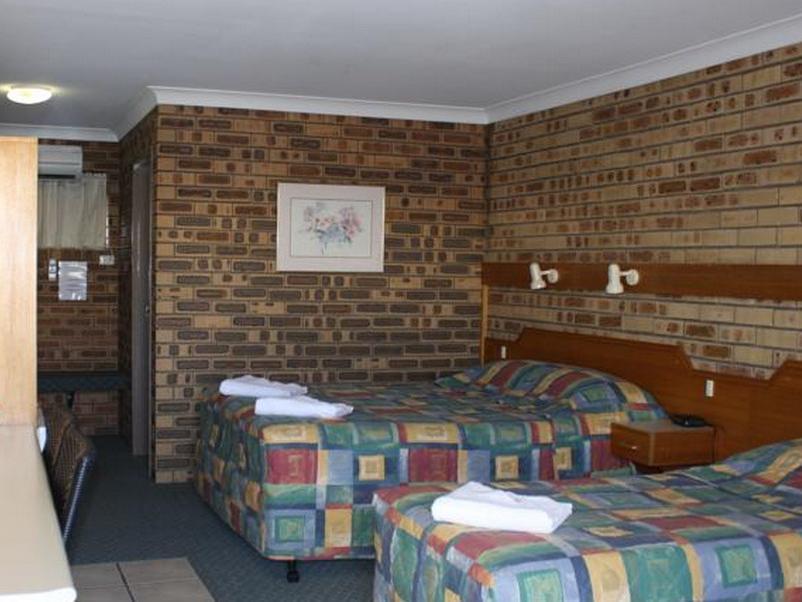 Mid Town Inn Narrabri Bagian luar foto