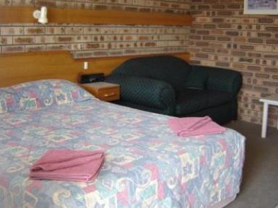 Mid Town Inn Narrabri Bagian luar foto